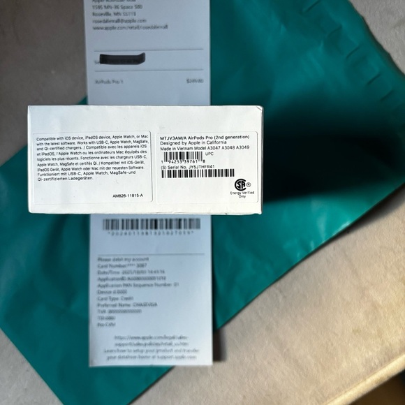 Apple AirPods Pro 2 - Sleek White Design - Picture 5 of 5